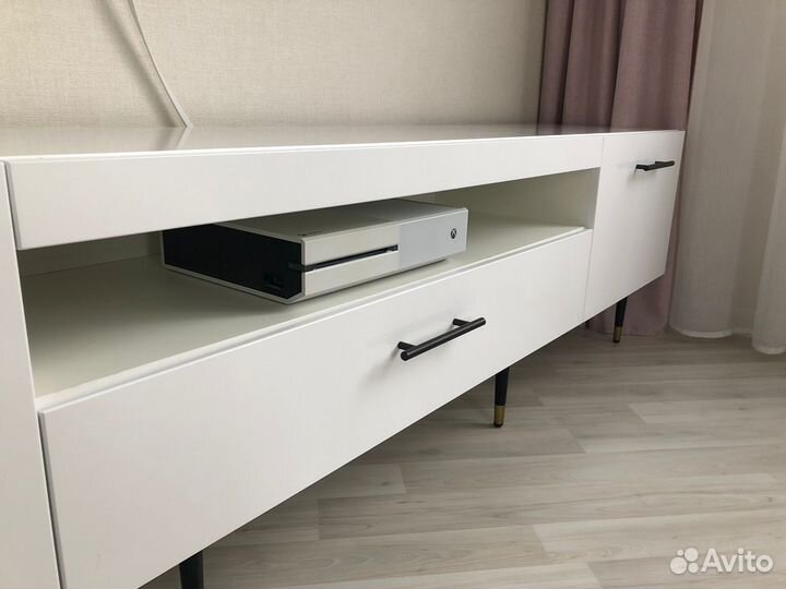 Тумба под телевизор