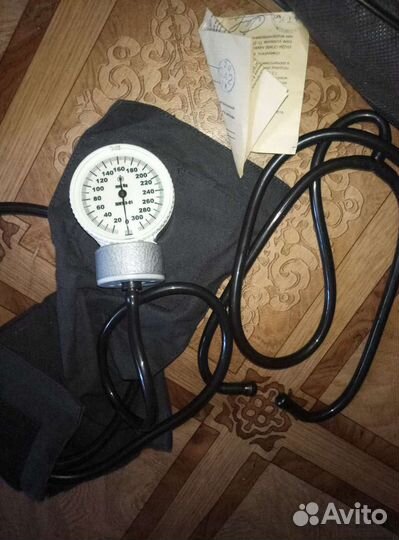 Тонометр механический со стетоскопом