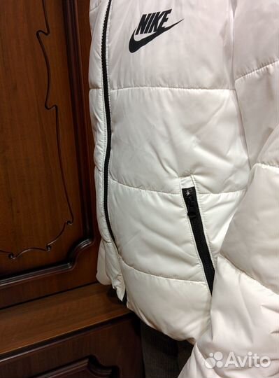 Куртка жен. утепл. Nike новая разм.XS оригинал