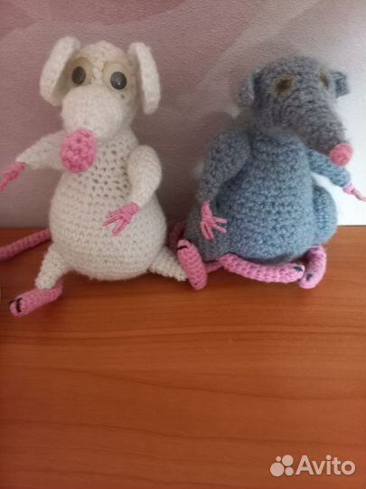 Игрушки вязанные мышки