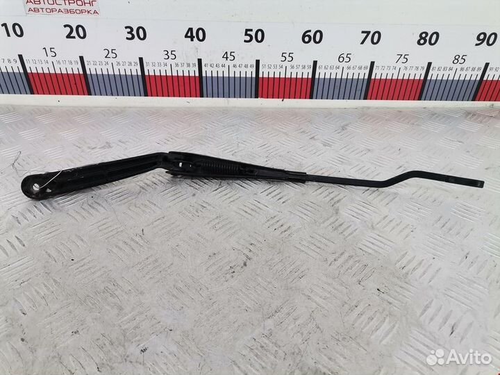 Щеткодержатель (поводок стеклоочистителя, дворник)