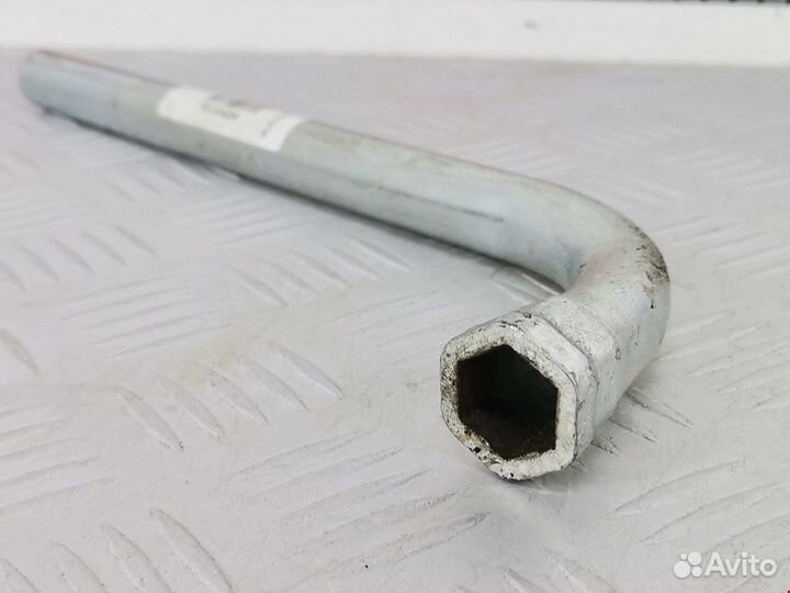 Ключ баллонный для Audi A4 B5 AVG