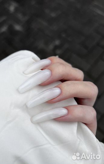 Модель на маникюр