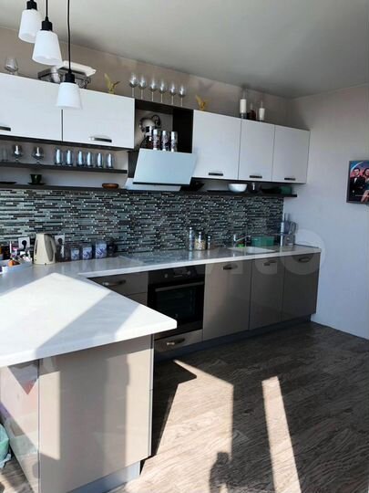 2-к. квартира, 80 м², 10/16 эт.