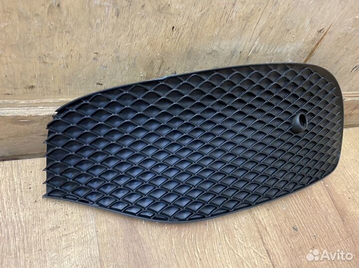 Решётка в бампер левая Mercedes W213 E-Klasse