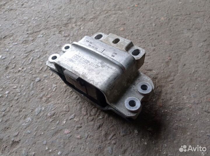 Подушка двс Volkswagen Passat B6 седан caxa 2008