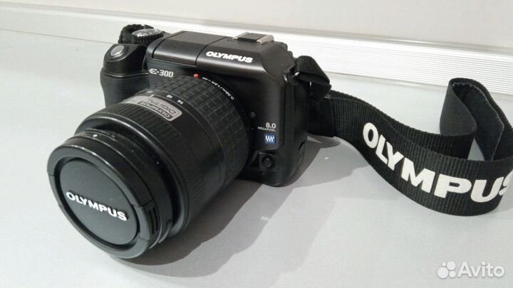 Olympus E-300 Kit Фотоаппарат