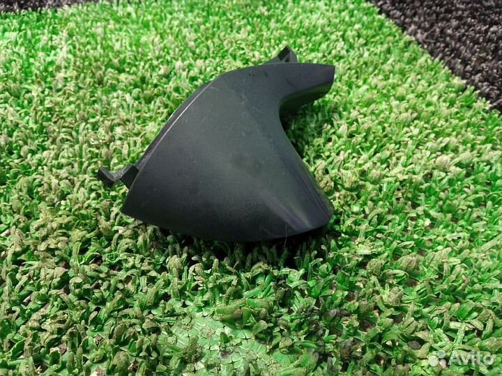 Накладка рулевого колеса левая Toyota Hilux