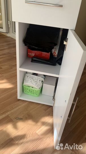 Маникюрный стол складной