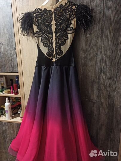 Продаю бальное платье стандарт ю1