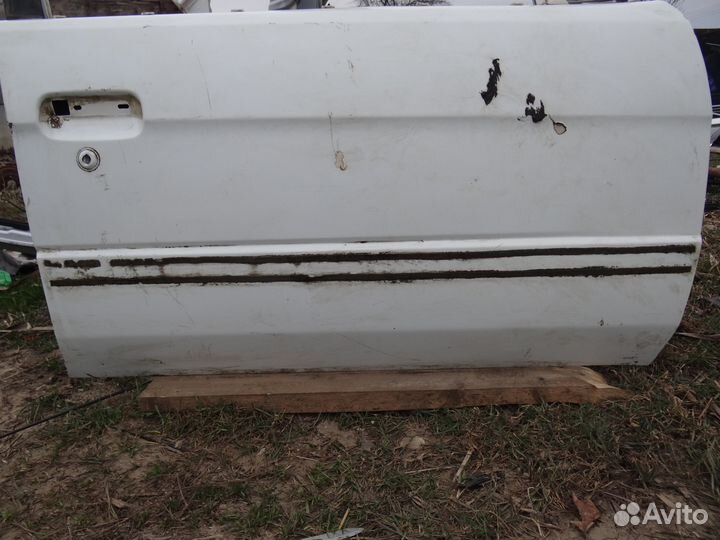 Дверь передняя правая Toyota Corsa EL51