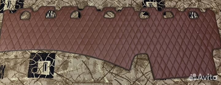 Коврик на торпеду scania 4