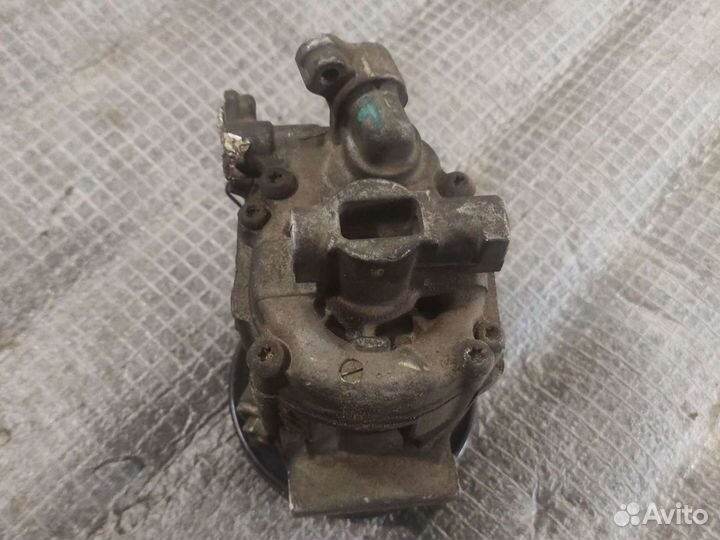 Компрессор кондиционера Nissan