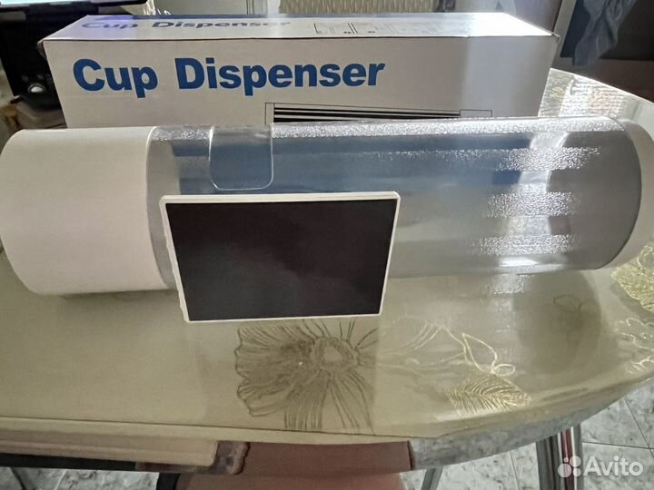 Диспенсер для одноразовых стаканчиков