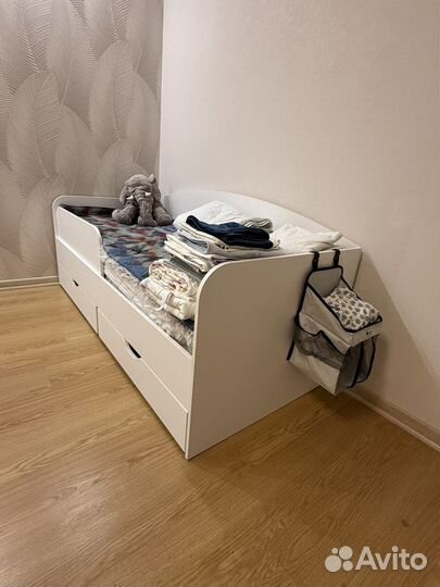 Кровать односпальная 90х200 с матрасом