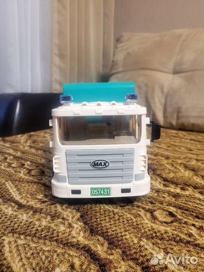 Мусоровоз игрушка