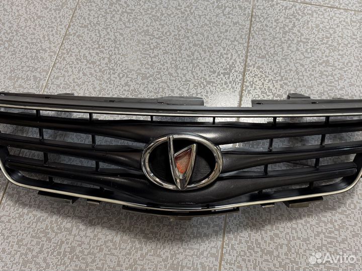 Решетка радиатора Toyota Blade 5310112A60