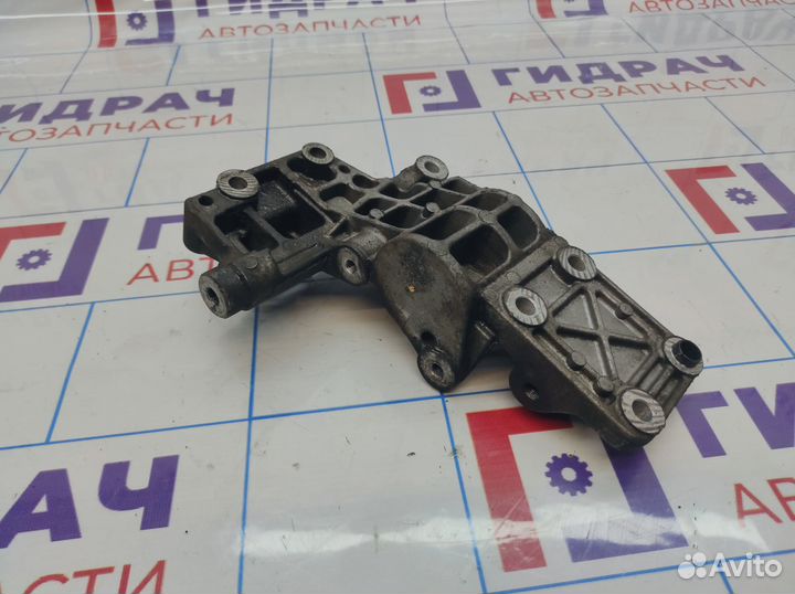 Кронштейн генератора Mitsubishi Lancer X (CY) 0489