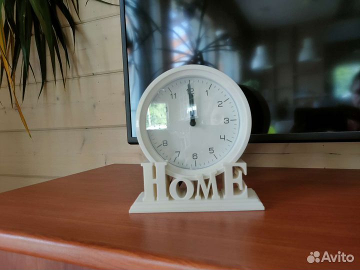 Настольные часы новые