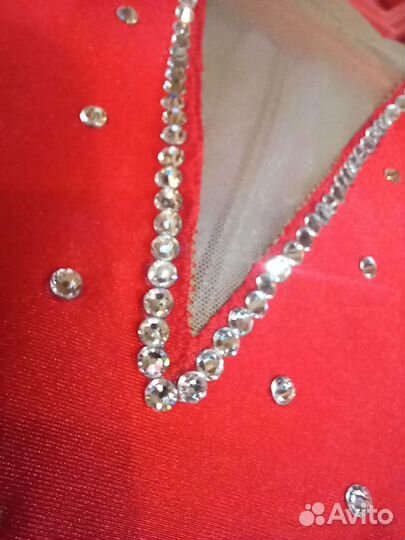 Костюм для выступления по фигурному катанию