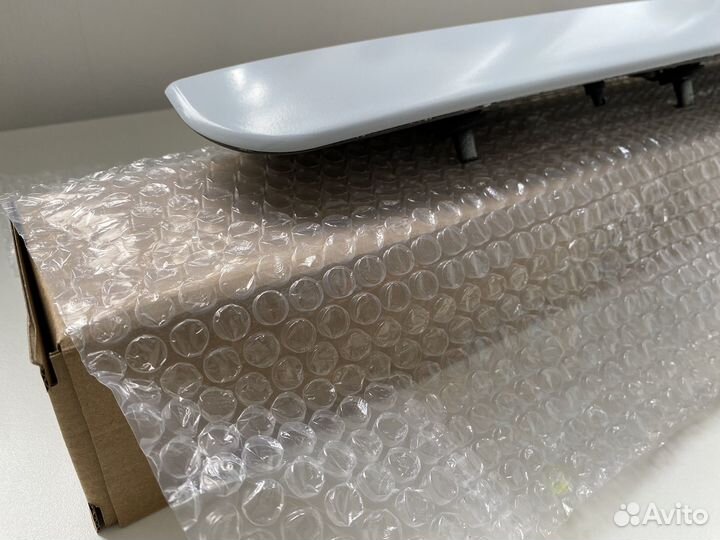 Накладка задней двери багажника T5 VW