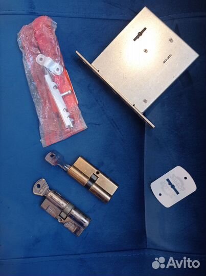 Замок дверной врезной