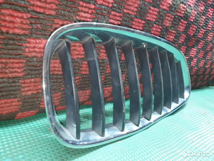 Решетка радиатора прав. BMW Z4