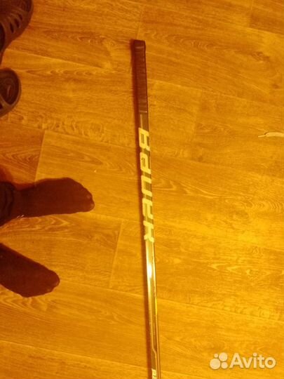 Коньки и клюшка