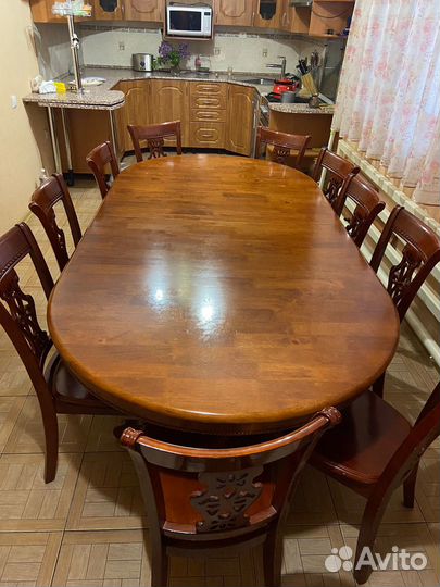 Стол кухонный