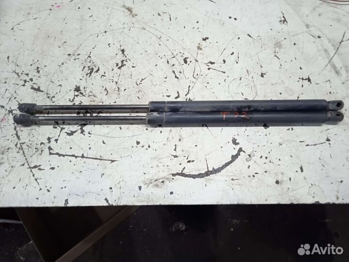 Упор крышки багажника Ford Explorer 2 Форд