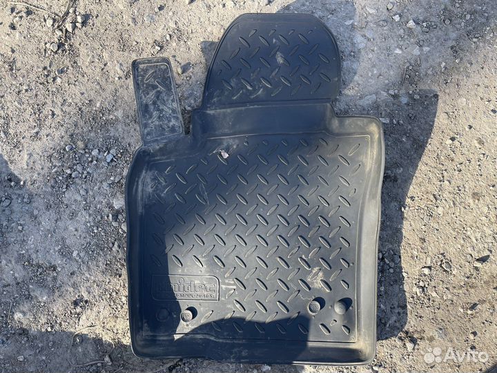 Коврики резиновые VW Tiguan 1