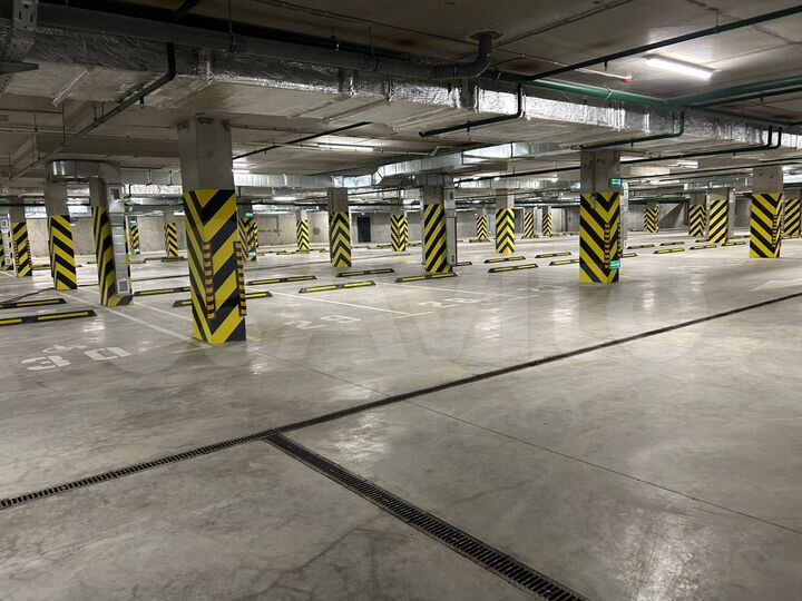 Машиноместо, 14 м²