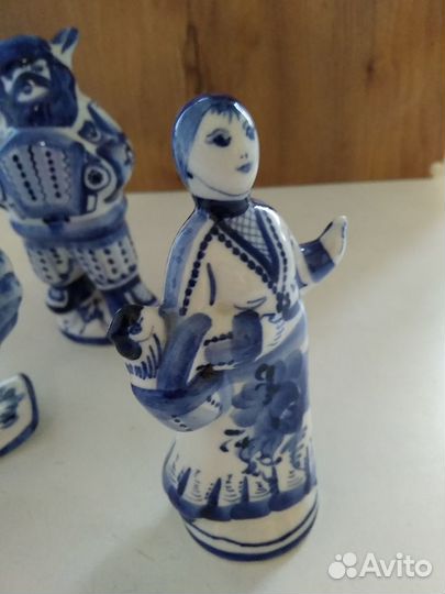 Статуэтки фарфоровые гжель. Ручная роспись
