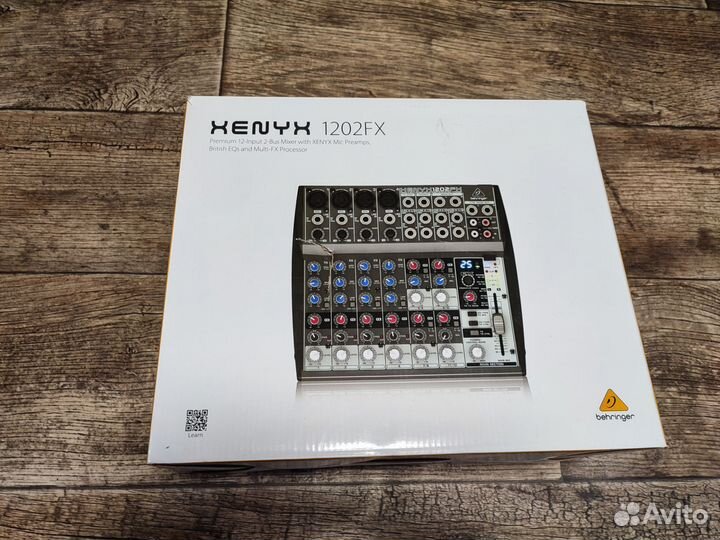 Микшерный пульт Behringer Xenyx 1202FX