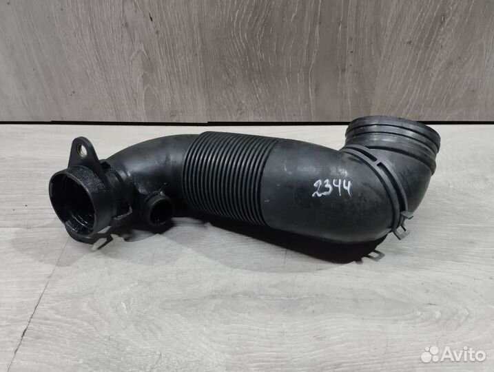 Патрубок воздушный VAG