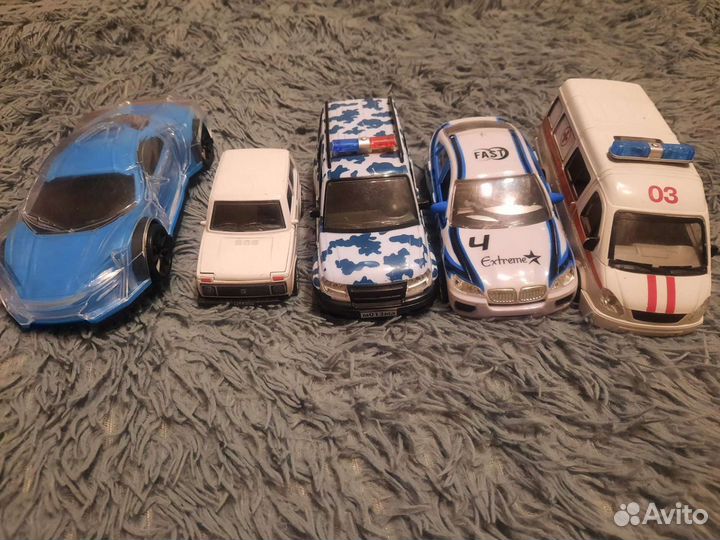 Машинки на батарейках цена за 1 шт