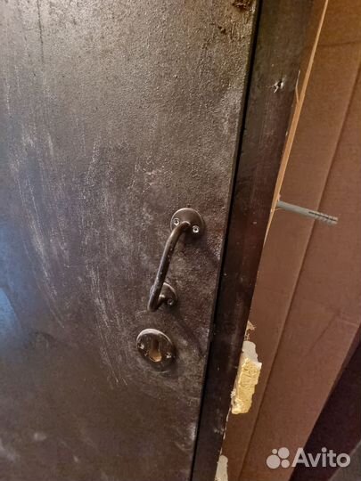Дверь входная деревянная б/у