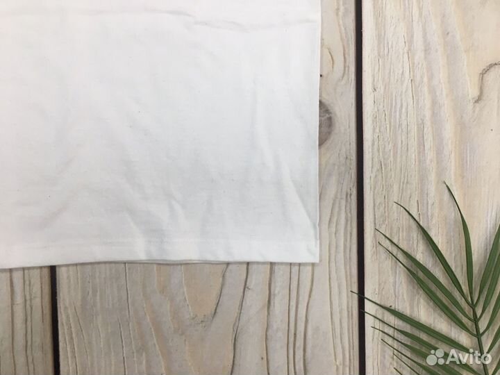 Футболка AKA