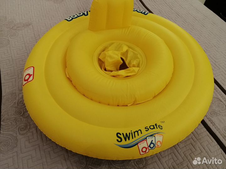 Круг для малышей с прорезями для ножек