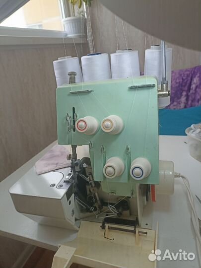 Оверлок бу рабочий