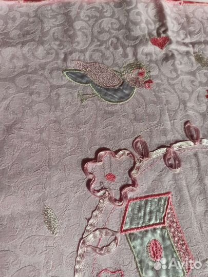 Постельное, игрушки, подгузники