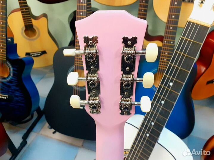 Гитара + чехол + струны + каподастр новые