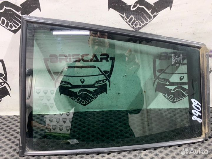 Форточка двери задняя левая Nissan Tiida C11