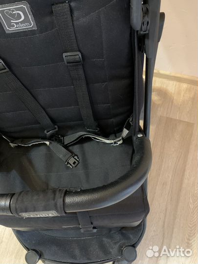 Прогулочная коляска забронирована