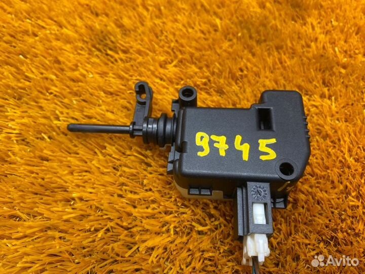 Замок лючка бензобака Mercedes-Benz E-Class W212