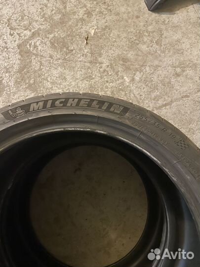 Michelin Pilot Sport 4 S 225/40 R19 и 255/35 R19