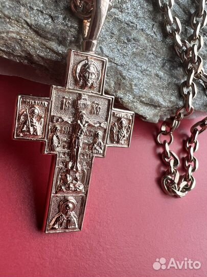 Крест на цепи