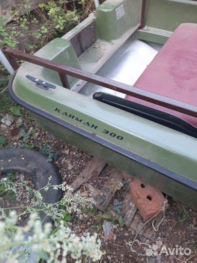 Лодка антал cayman 300