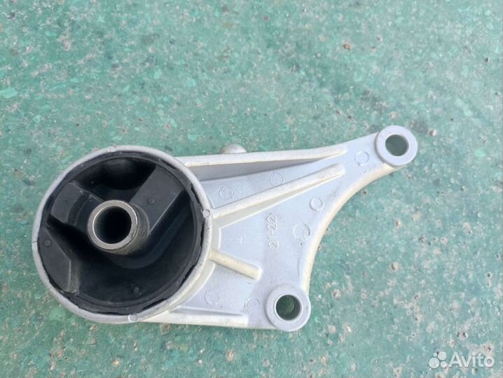 Подушка двигателя opel zafira