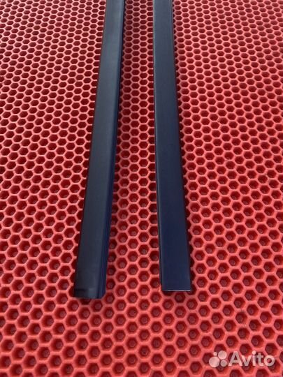 Средние молдинги крыши Mitsubishi Carisma